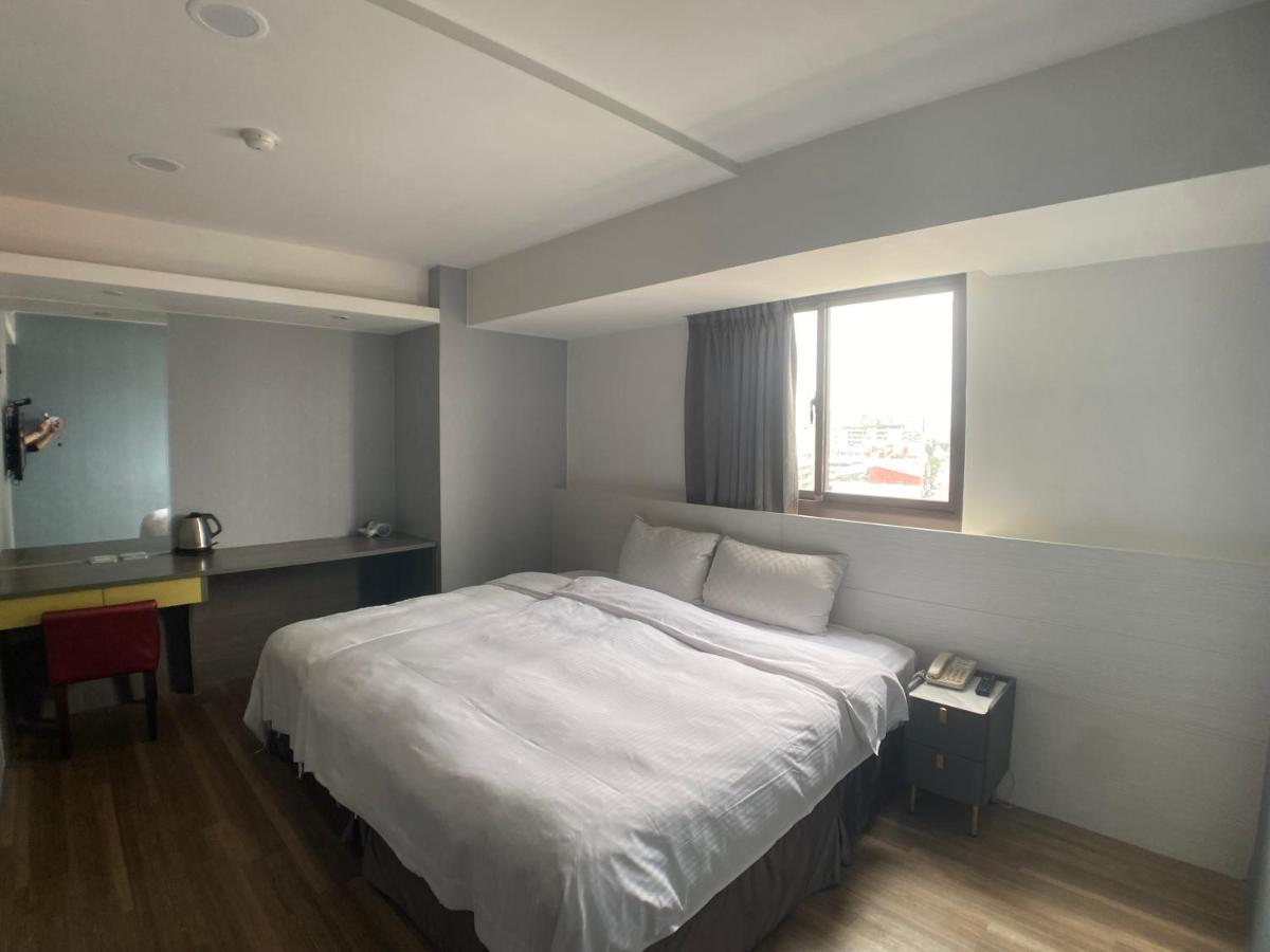 Bonjour Hotel Taichung Exterior photo