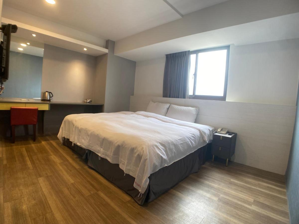 Bonjour Hotel Taichung Exterior photo